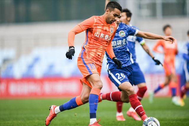 双线10连胜 德尔加多进球助泰山半只脚进半决赛